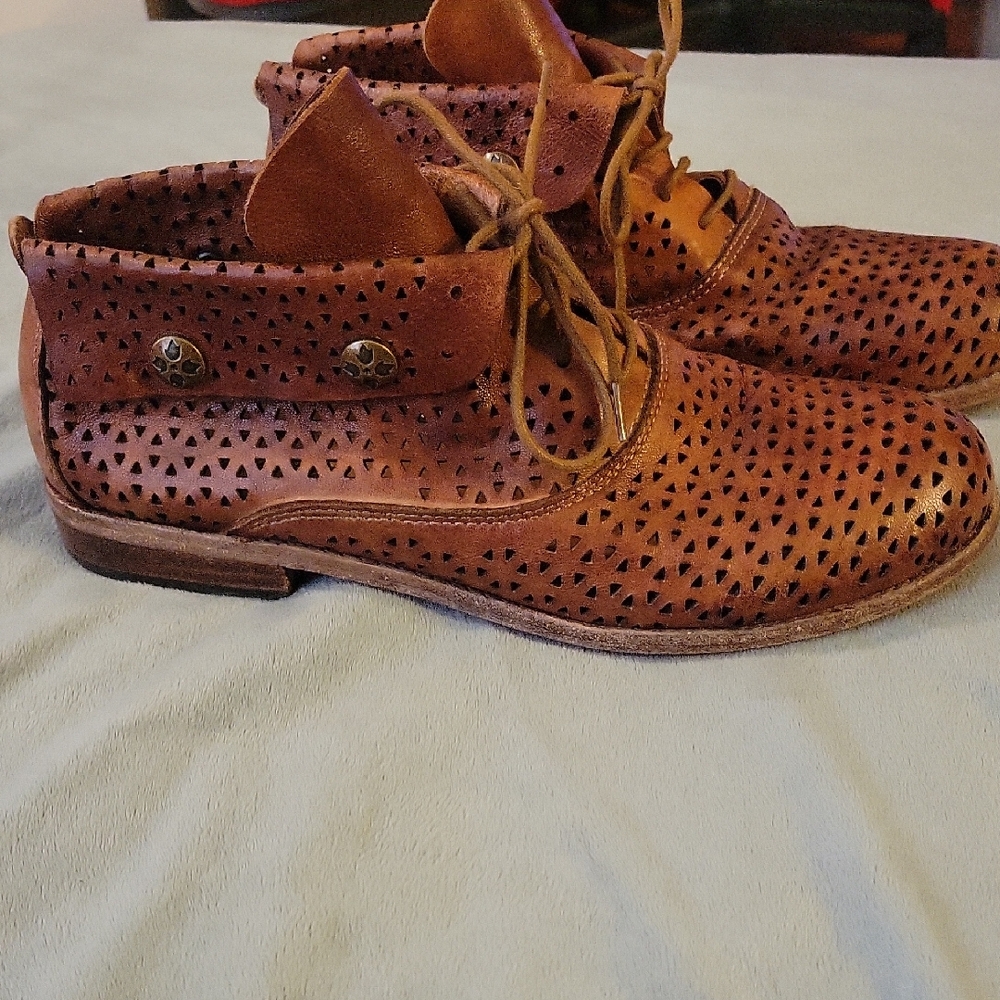 Patricia Nash Tan Perforated Chukka Boots